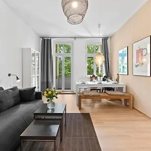 33 Efg Schoenhauser Allee Mit Balkon Appartement